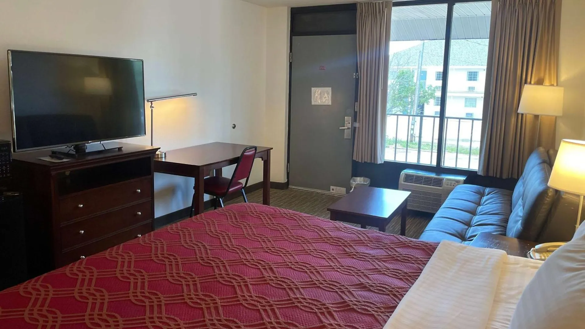 Ramada By Wyndham Theatre District