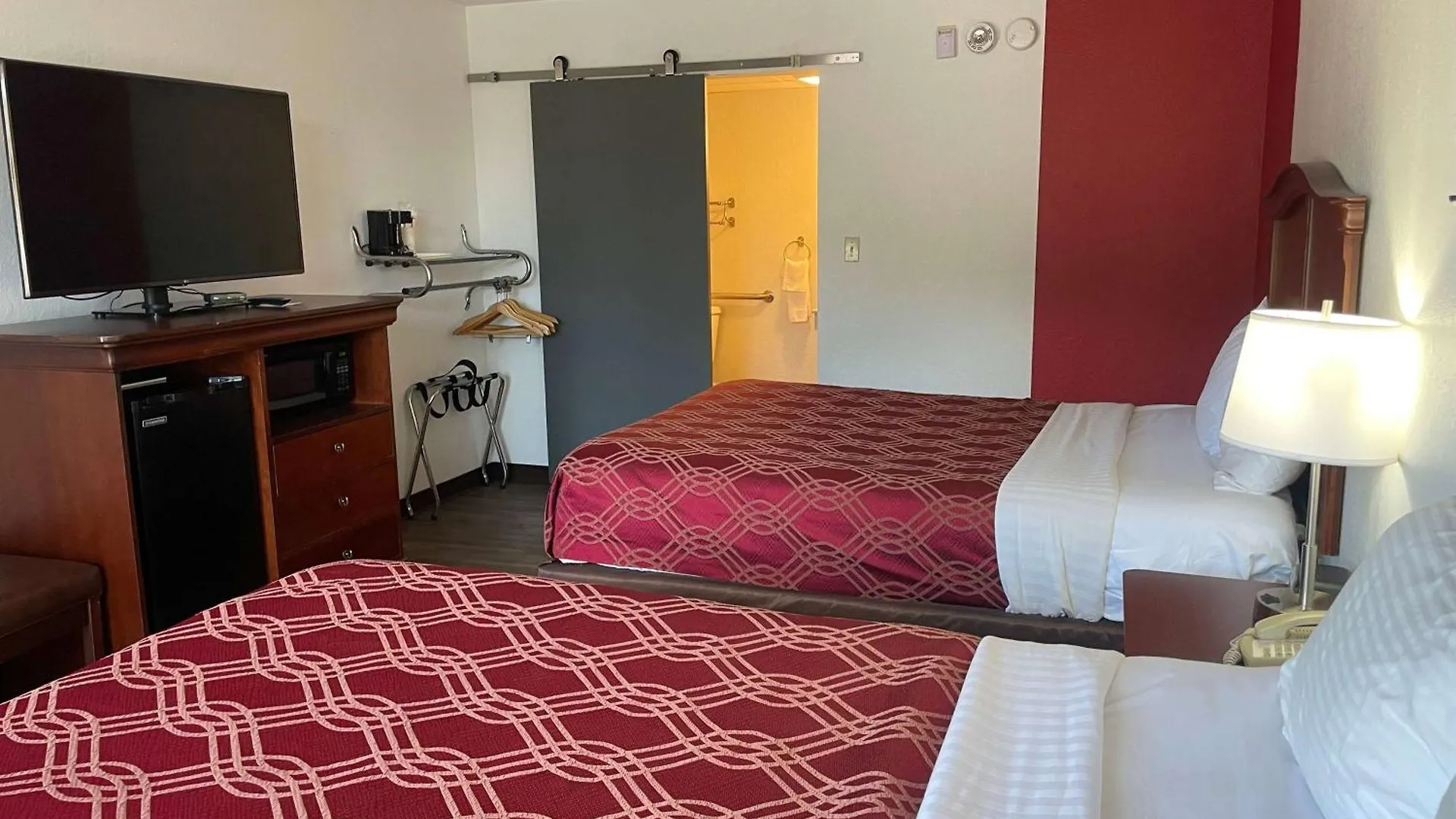 Ramada By Wyndham Theatre District *