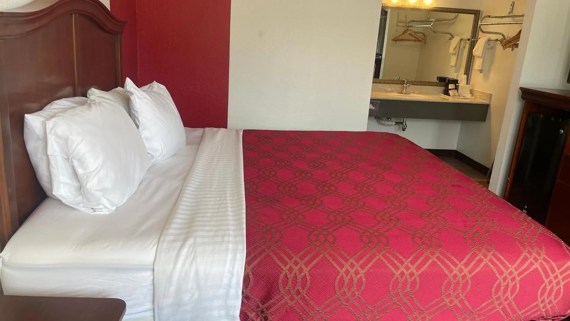 Ramada By Wyndham Theatre District Branson
