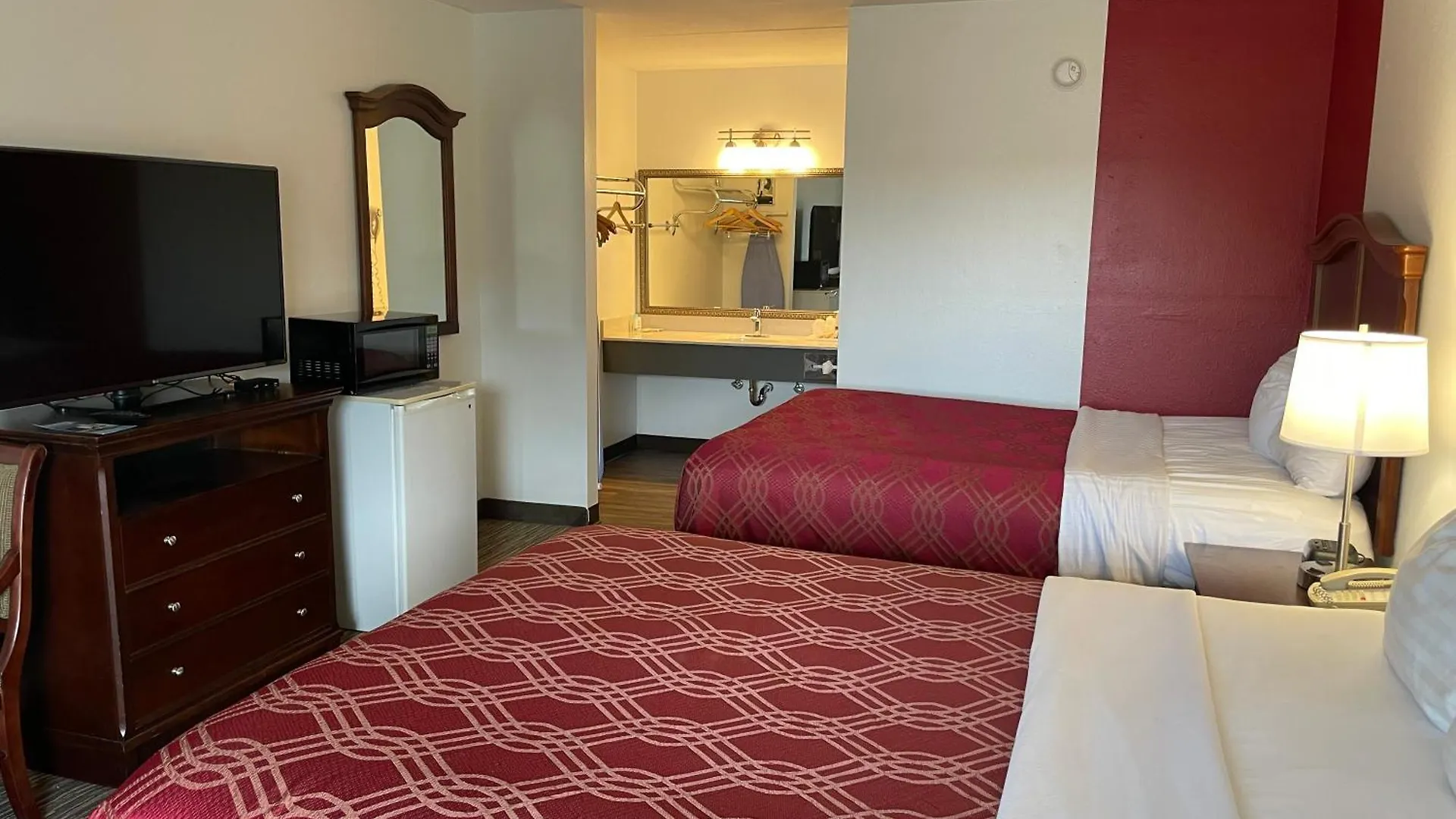 Ramada By Wyndham Theatre District *