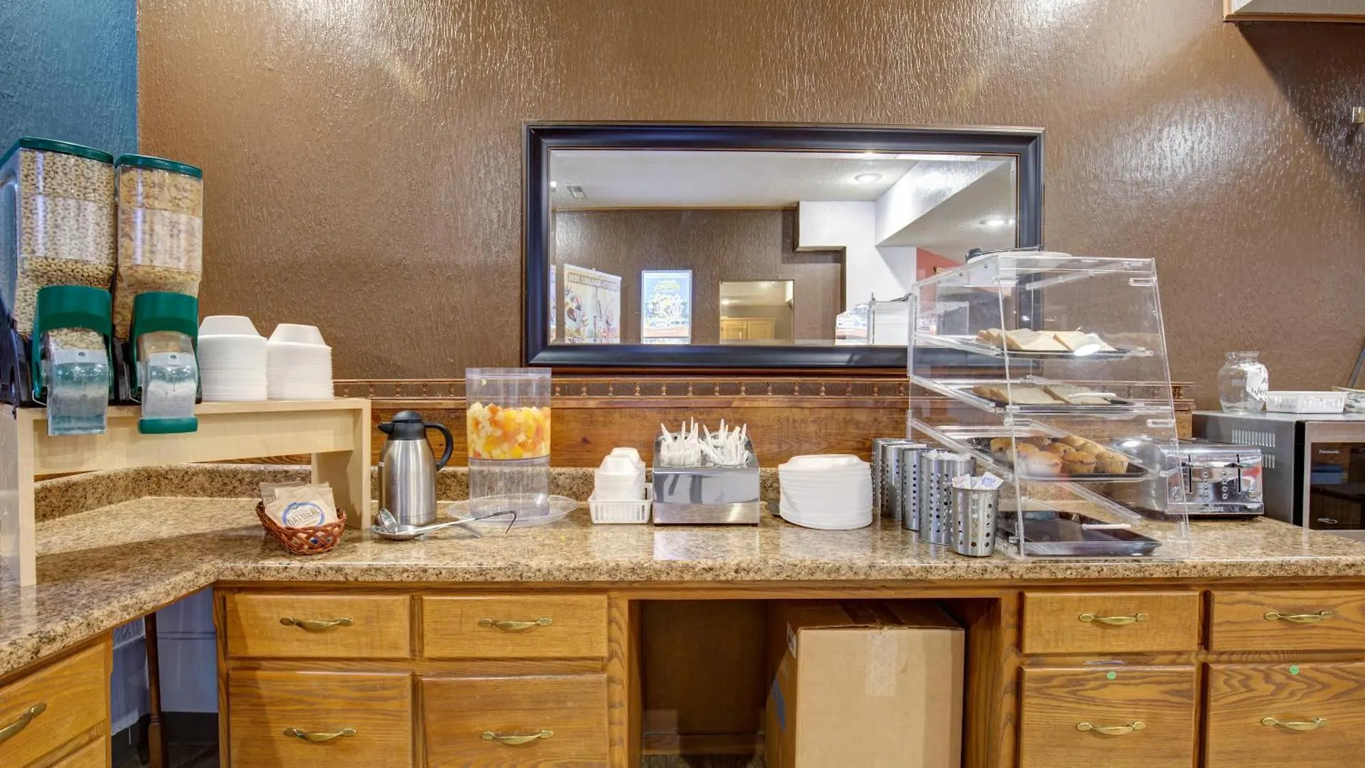Ramada By Wyndham Theatre District Branson