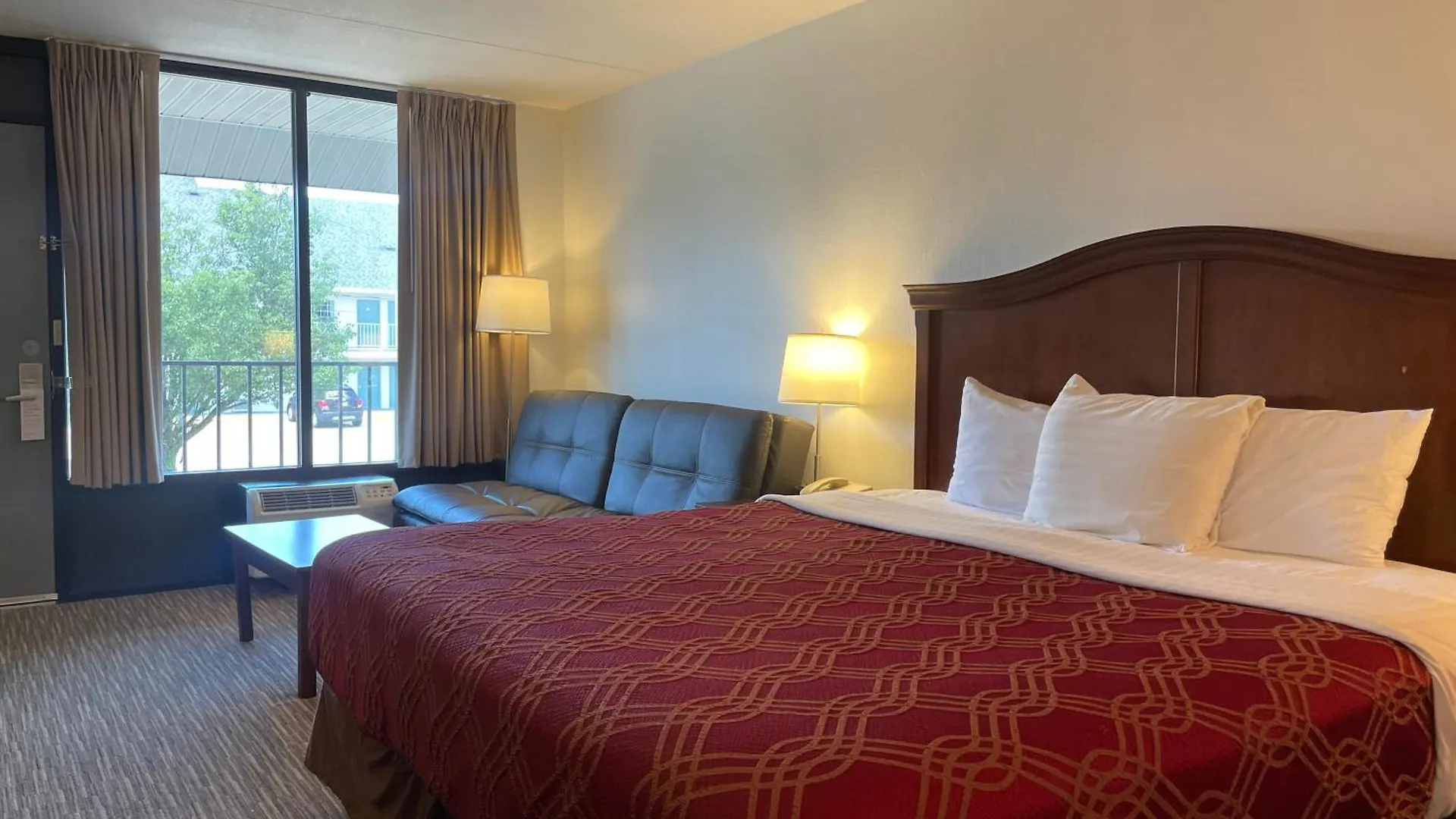 Ramada By Wyndham Theatre District Hotel