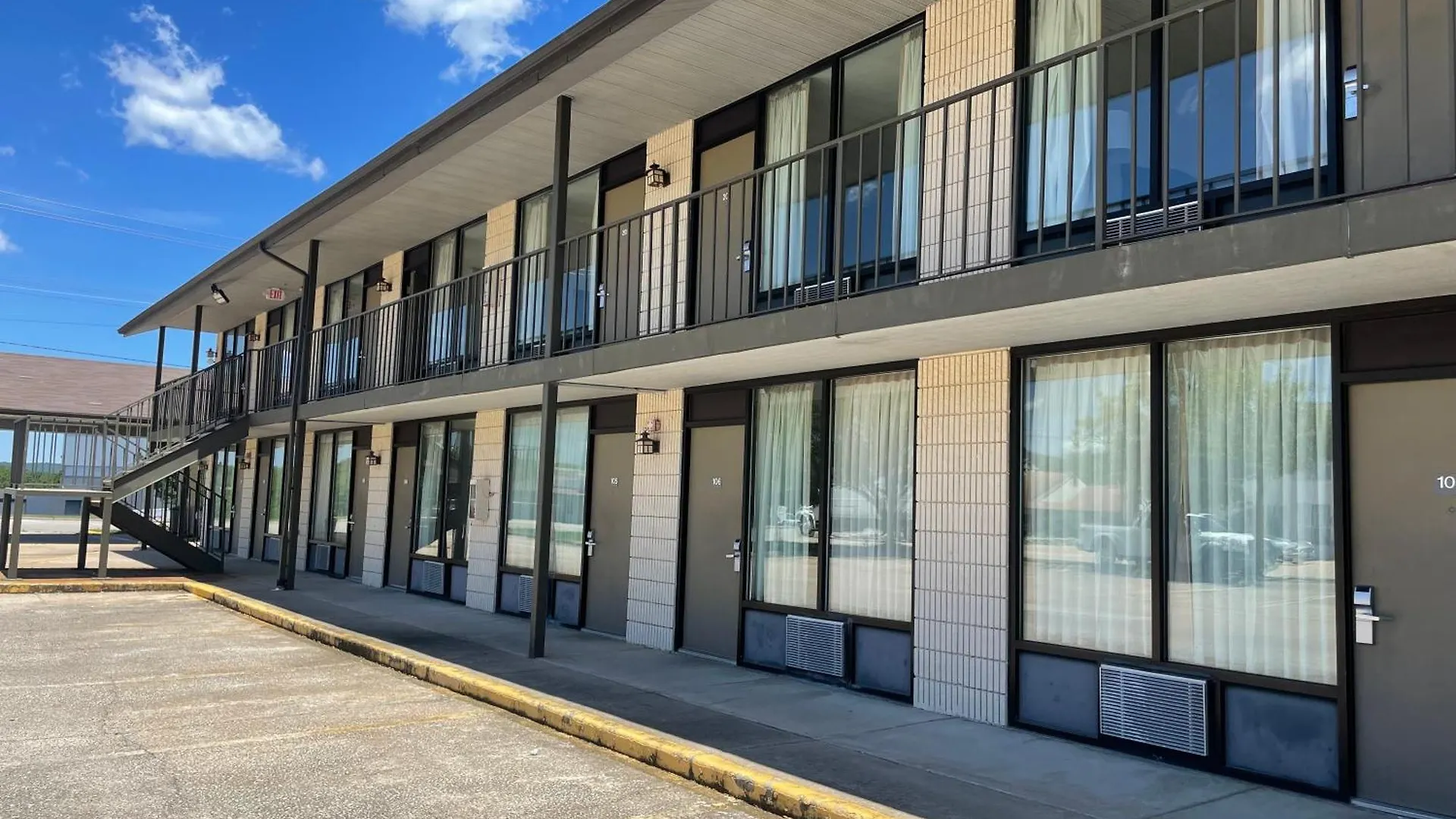 Hotel Ramada By Wyndham Theatre District Branson