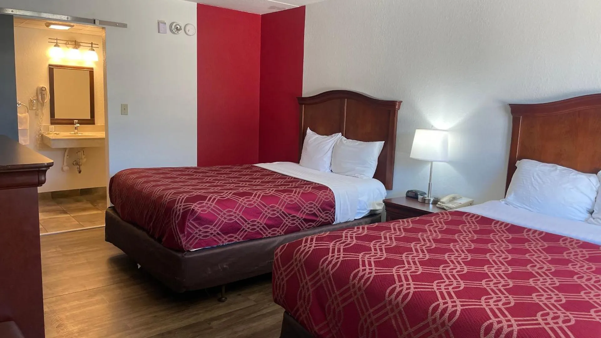 Ramada By Wyndham Theatre District *