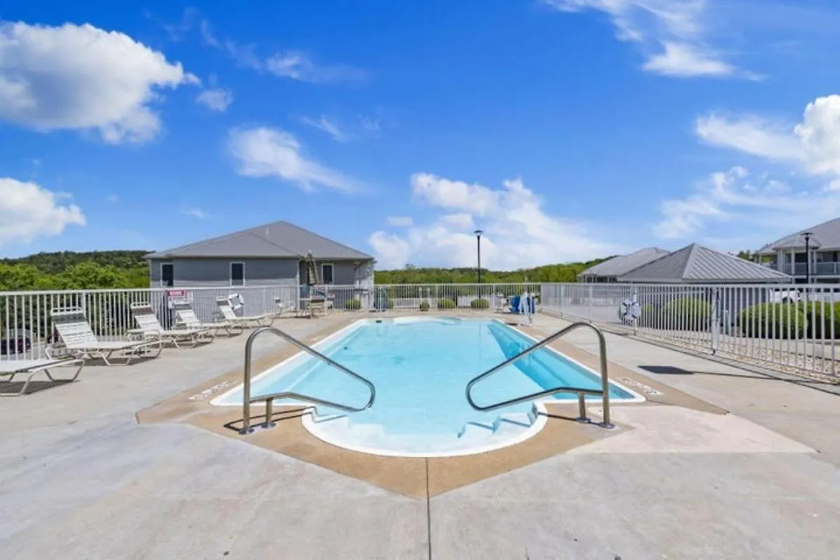 Luxurious At Hills - Beautifully Updated And Affordable - Family Amenities - No Steps Apartment Branson