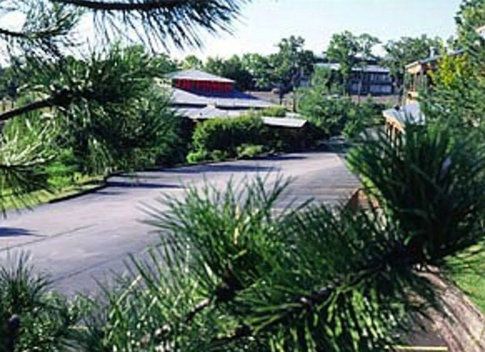 Outback Roadhouse & Hotel