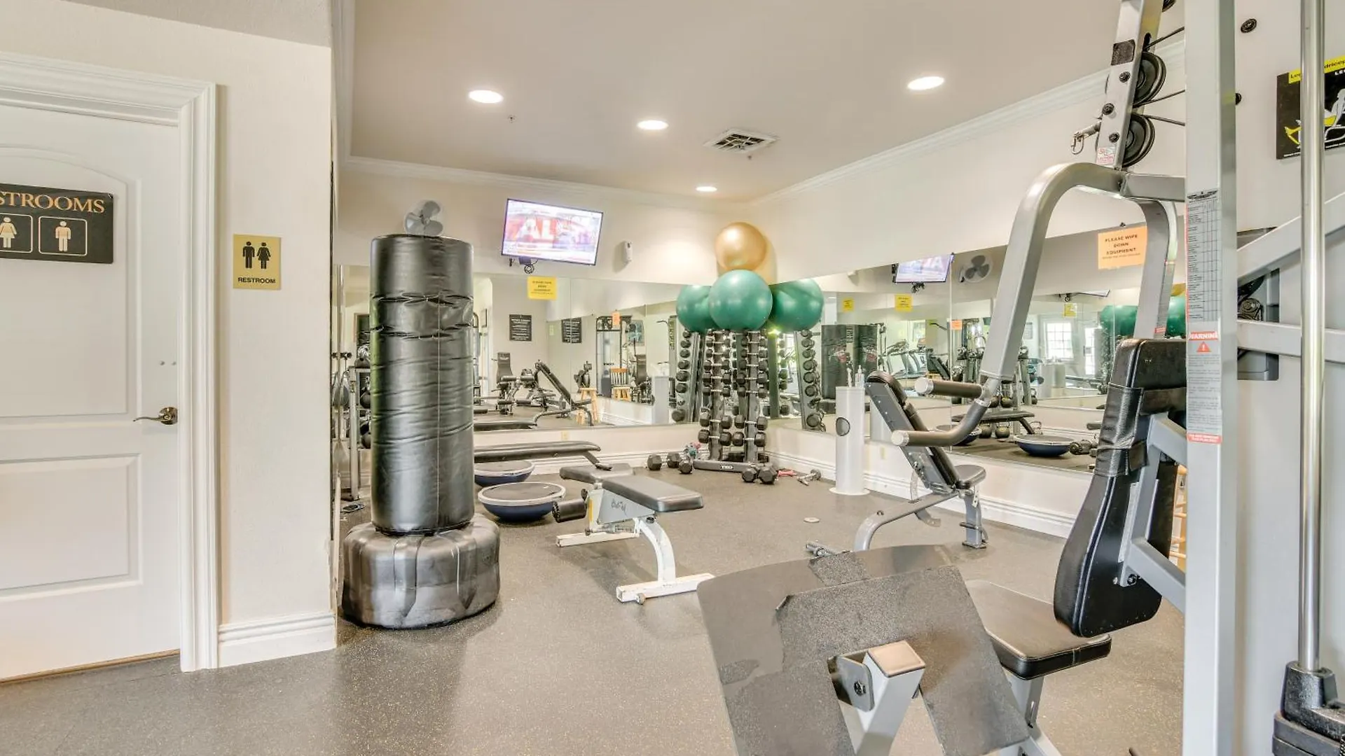 Appartement With On-site Golf Course Access!