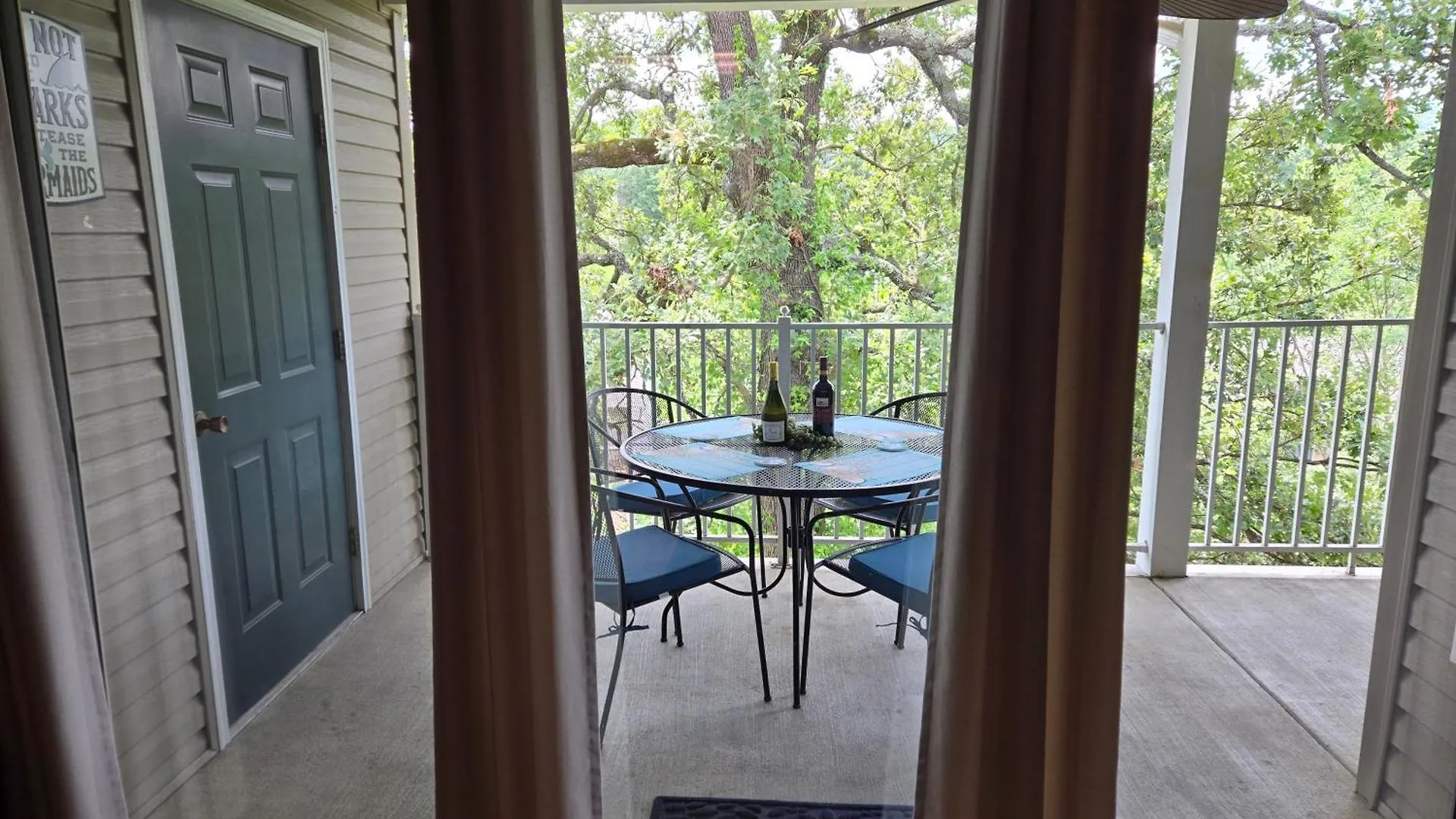 Apartment Swan's Couples Getaway Branson