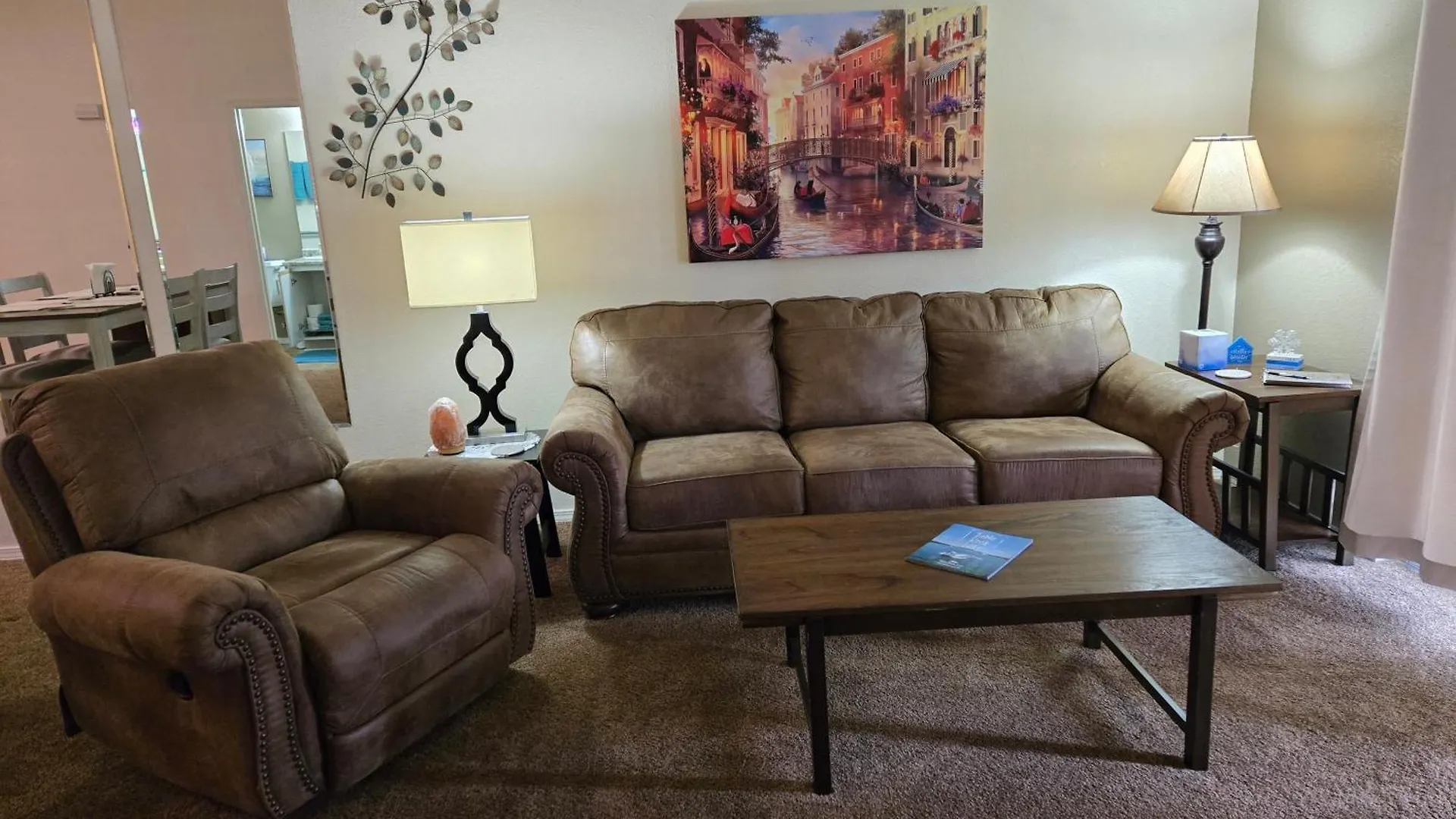 Swan's Couples Getaway Apartment