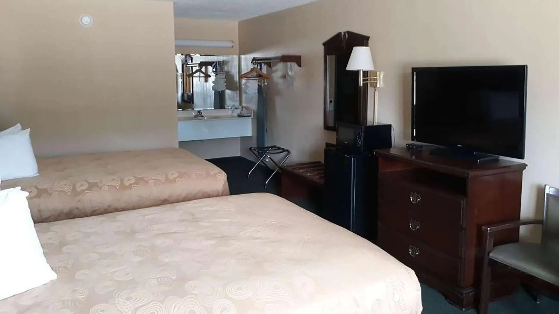 آنجيل إن - بالقرب من آيماكس 3*
