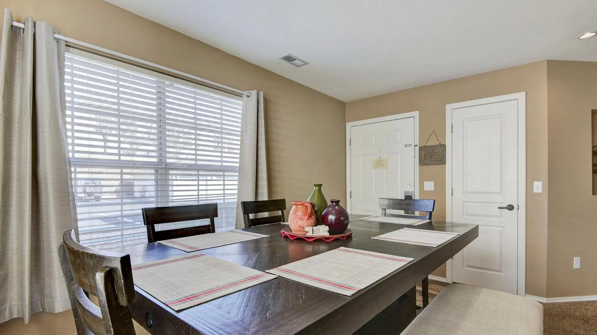 Gorgeous At Thousand Hills - Heart Of - Spacious And Affordable Apartman