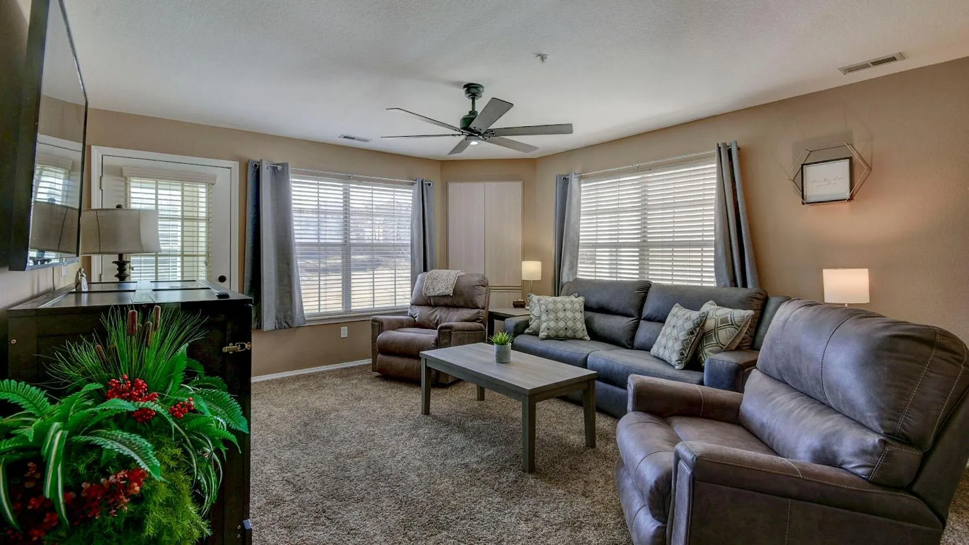 Apartman Gorgeous At Thousand Hills - Heart Of - Spacious And Affordable *