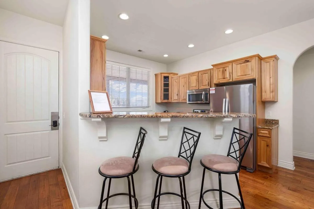 Apartment Panoramic Penthouse At Sdc Branson