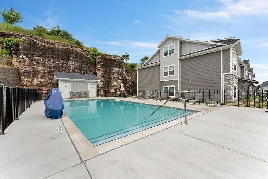 Spring Special No Dog Fee New Listing No Steps King Beds *