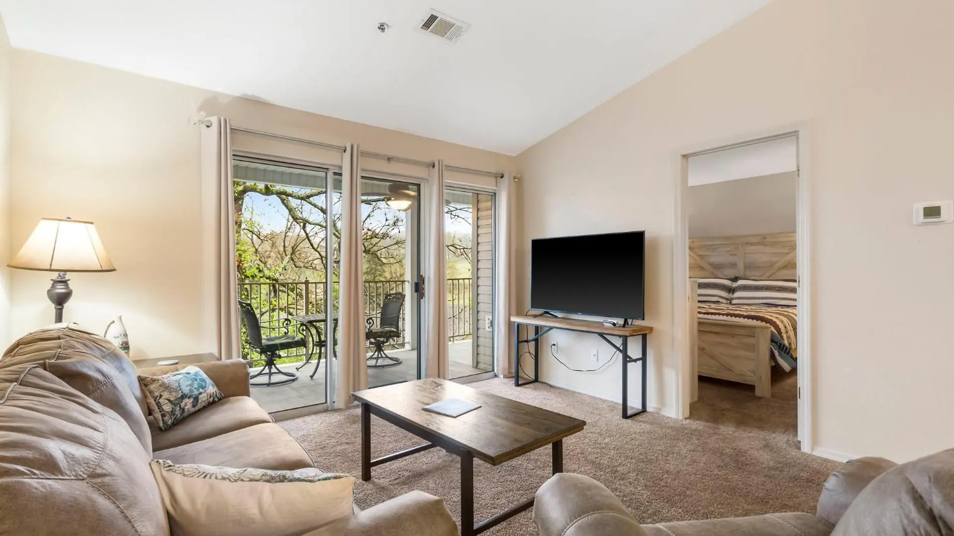 Apartment Swan's Couples Getaway Branson