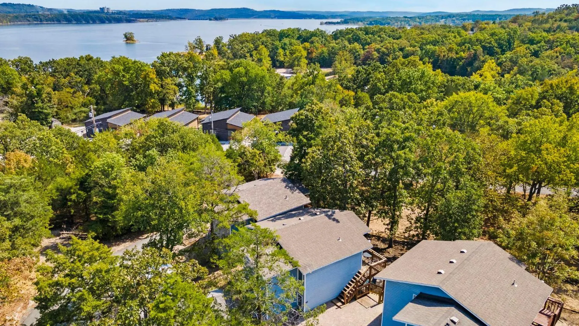 House Near Indian Point Marina & Silver Dollar City-free Daily Tickets-spiral Staircase Holiday home