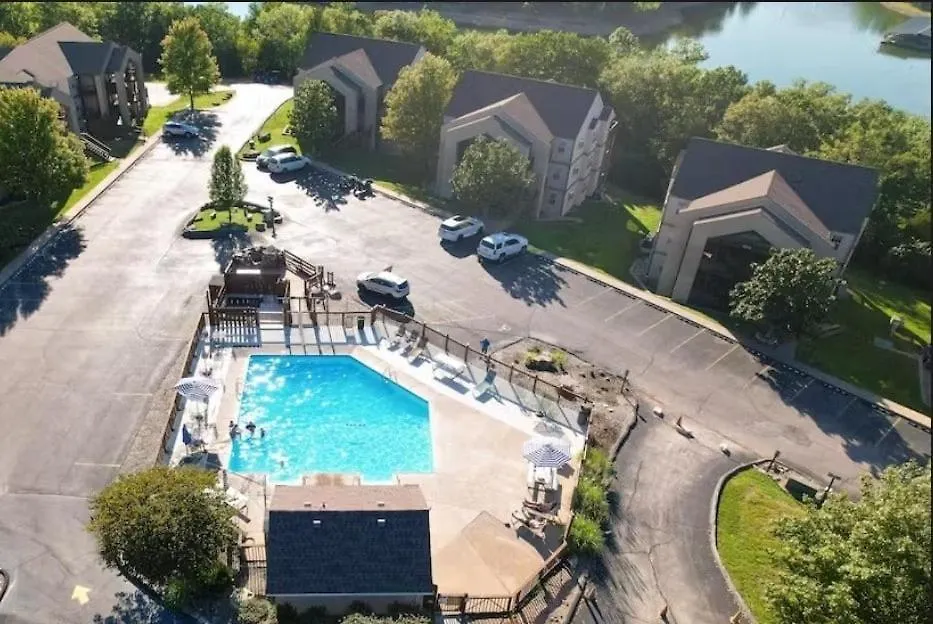 Spring Break Special! No Stairs, By Sdc, On Lake, 2-3