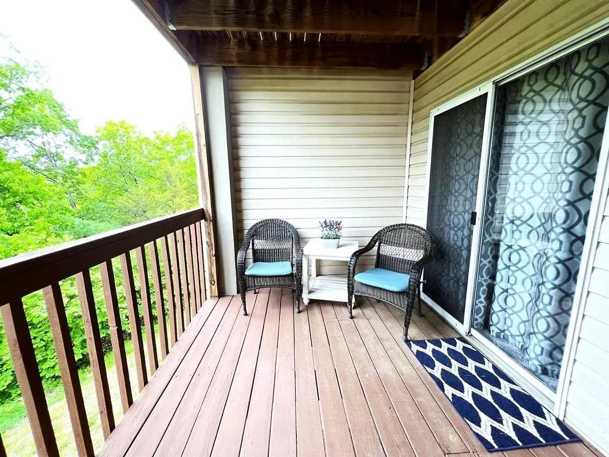Spring Break Special! No Stairs, By Sdc, On Lake, 2-3 Apartment