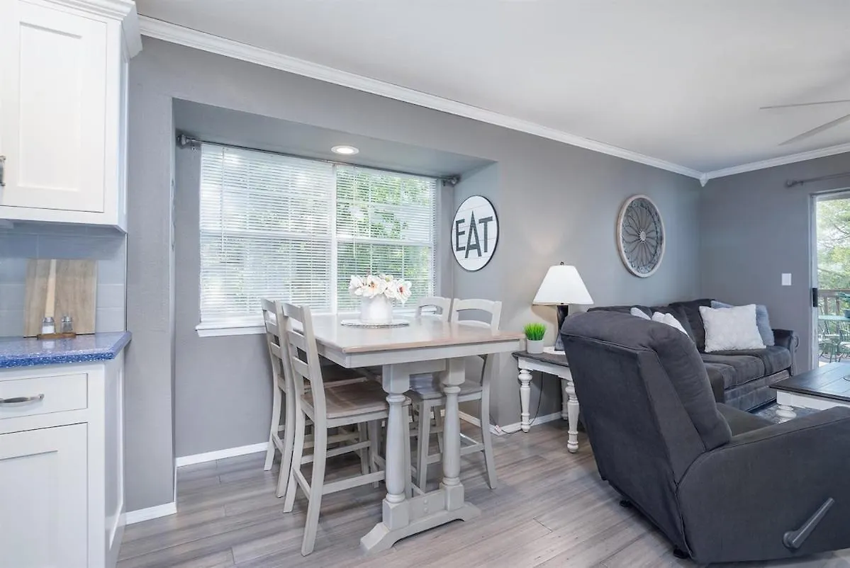 Spring Break Special! No Stairs, By Sdc, On Lake, 2-3 Apartment Branson