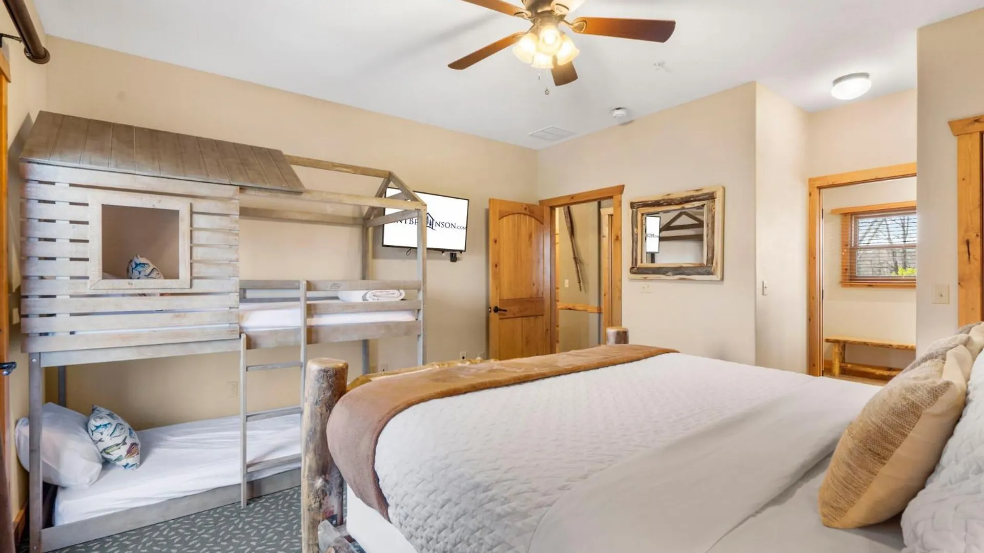 Cozy Lodge-private Hot Tub-walk To Taneycomo-free Attraction Tickets Holiday home Branson