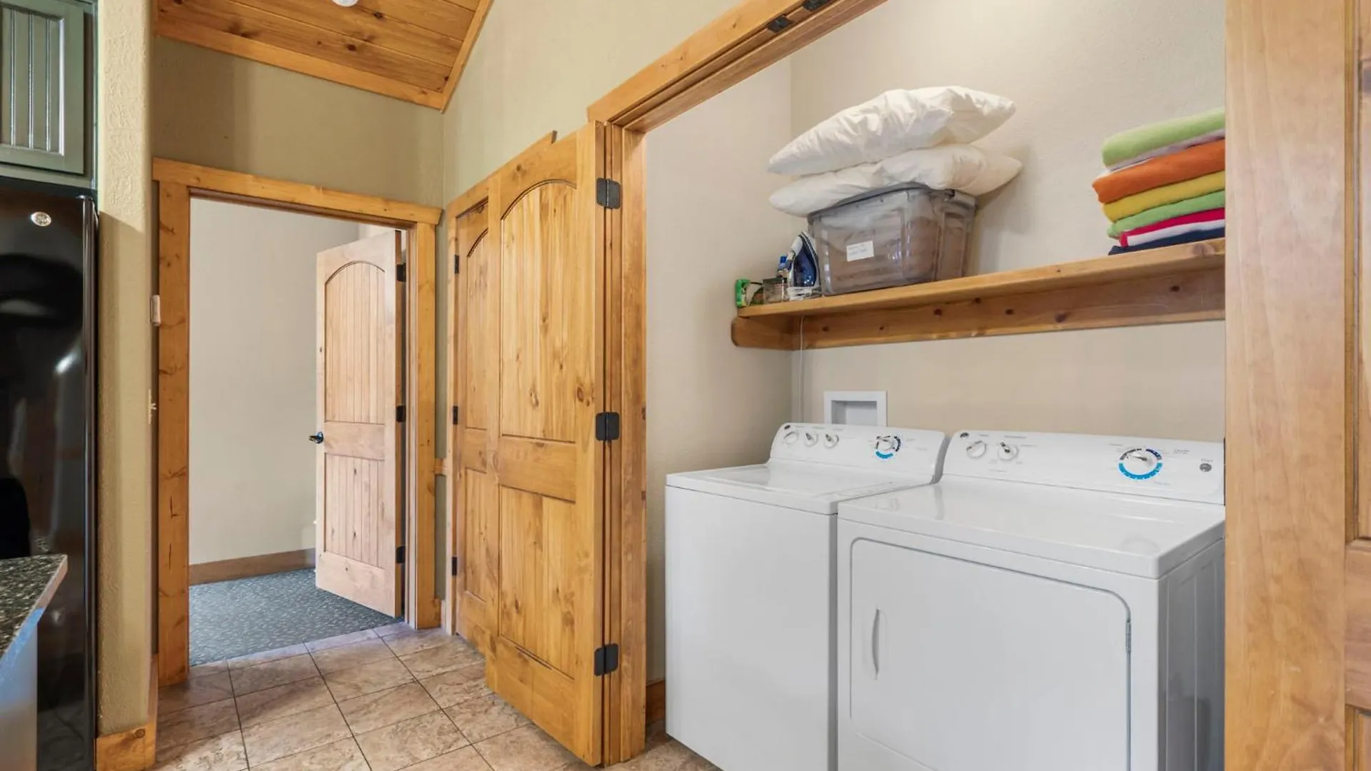 Cozy Lodge-private Hot Tub-walk To Taneycomo-free Attraction Tickets Branson