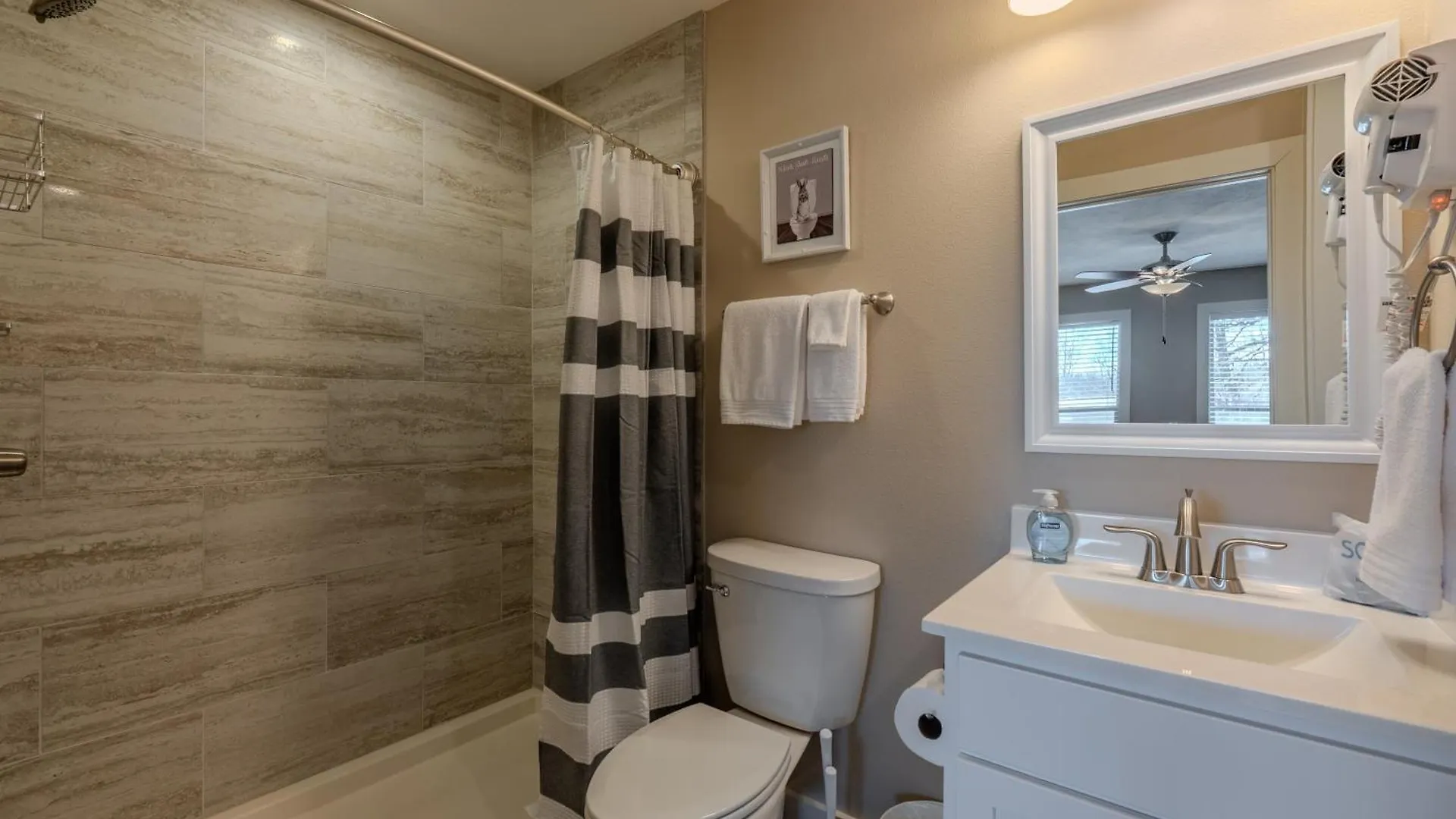 3br Walk-in With Loft - Pool - Access - Free Tickets Included - Rh230b Holiday home Branson