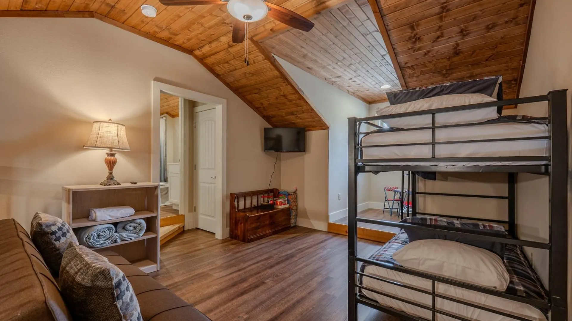 3br Walk-in With Loft - Pool - Access - Free Tickets Included - Rh230b Holiday home Branson