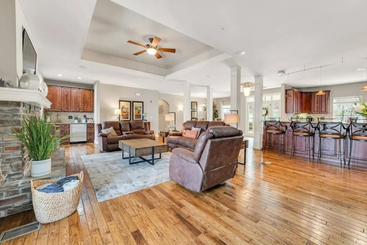 Holiday home The Grand Retreat At Hills Branson
