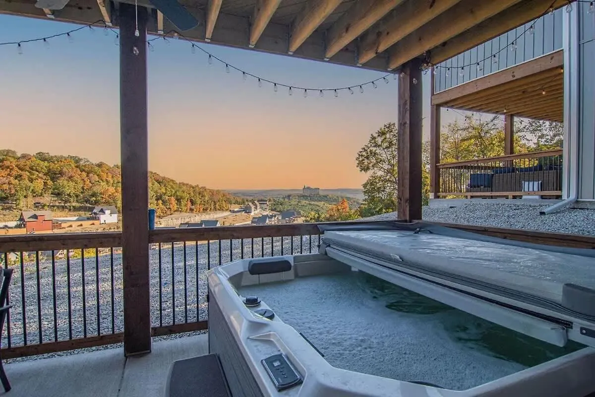 Holiday home Cozy Table Rock W Hot Tub & Game