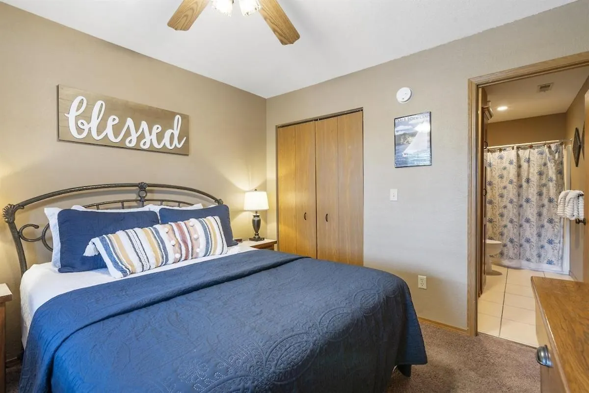 Spring Break Special! Deck, View, By Sdc, 21-6 Apartment Branson