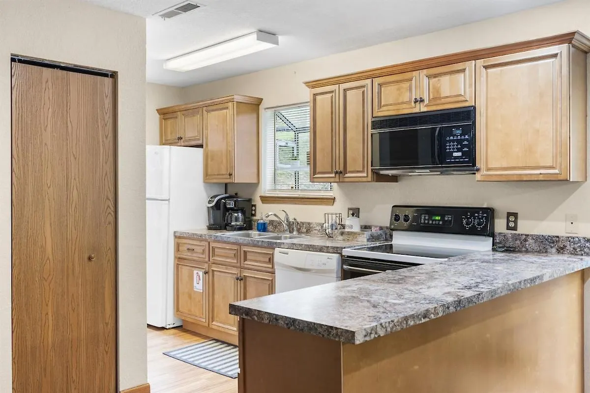 Spring Break Special! Screened Porch By Sdc 26-1 Apartment Branson