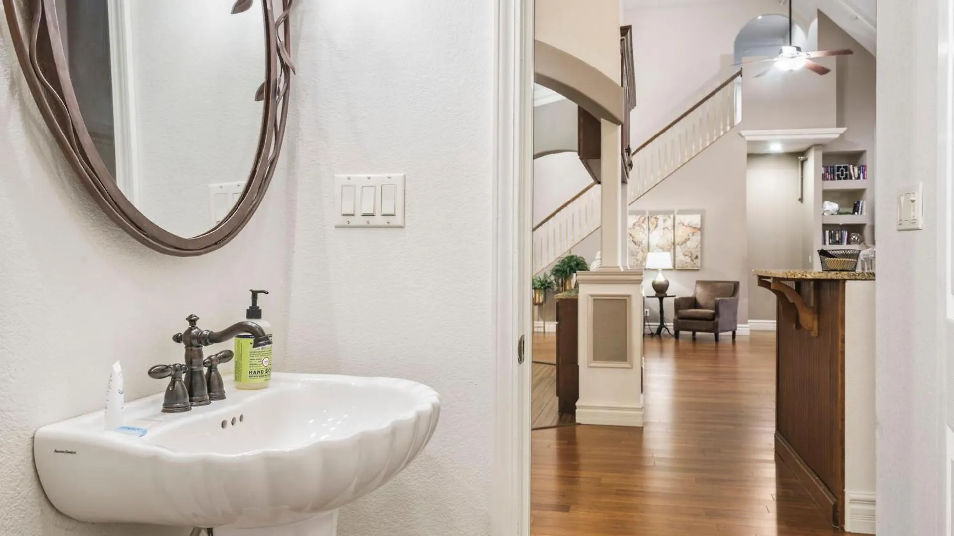 Townhouse W Tree & Views-billiards-air Hockey-free Tix-pvt Hot Tub-basketball-garage *