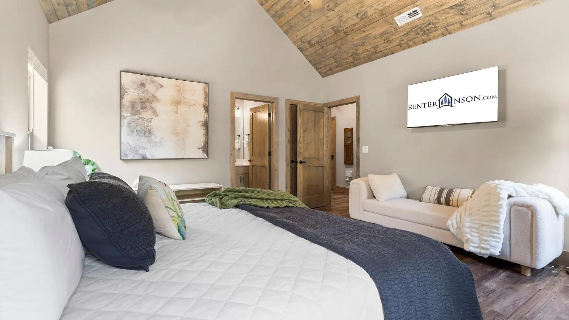 Holiday home New Log Cabin, Free Local Attraction Tickets Daily, Ozark Views, Cmty Amenities!