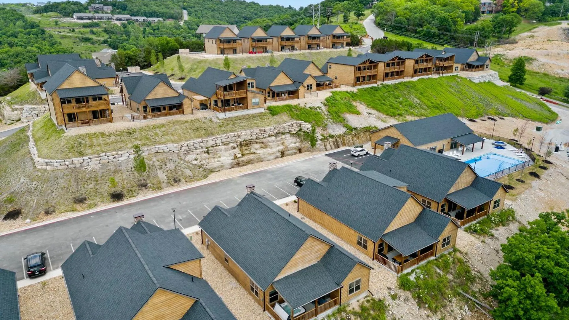New Log Cabin, Free Local Attraction Tickets Daily, Ozark Views, Cmty Amenities! * Branson