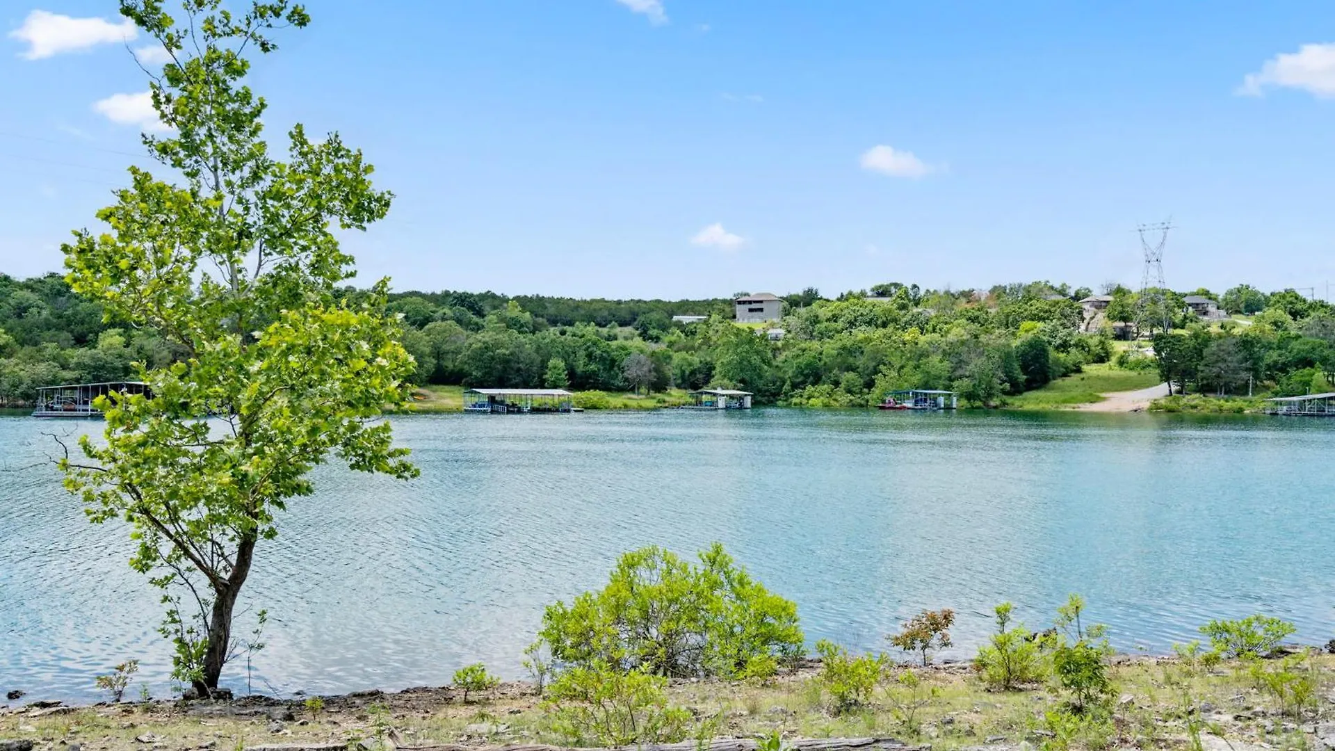 New Log Cabin, Free Local Attraction Tickets Daily, Ozark Views, Cmty Amenities! *