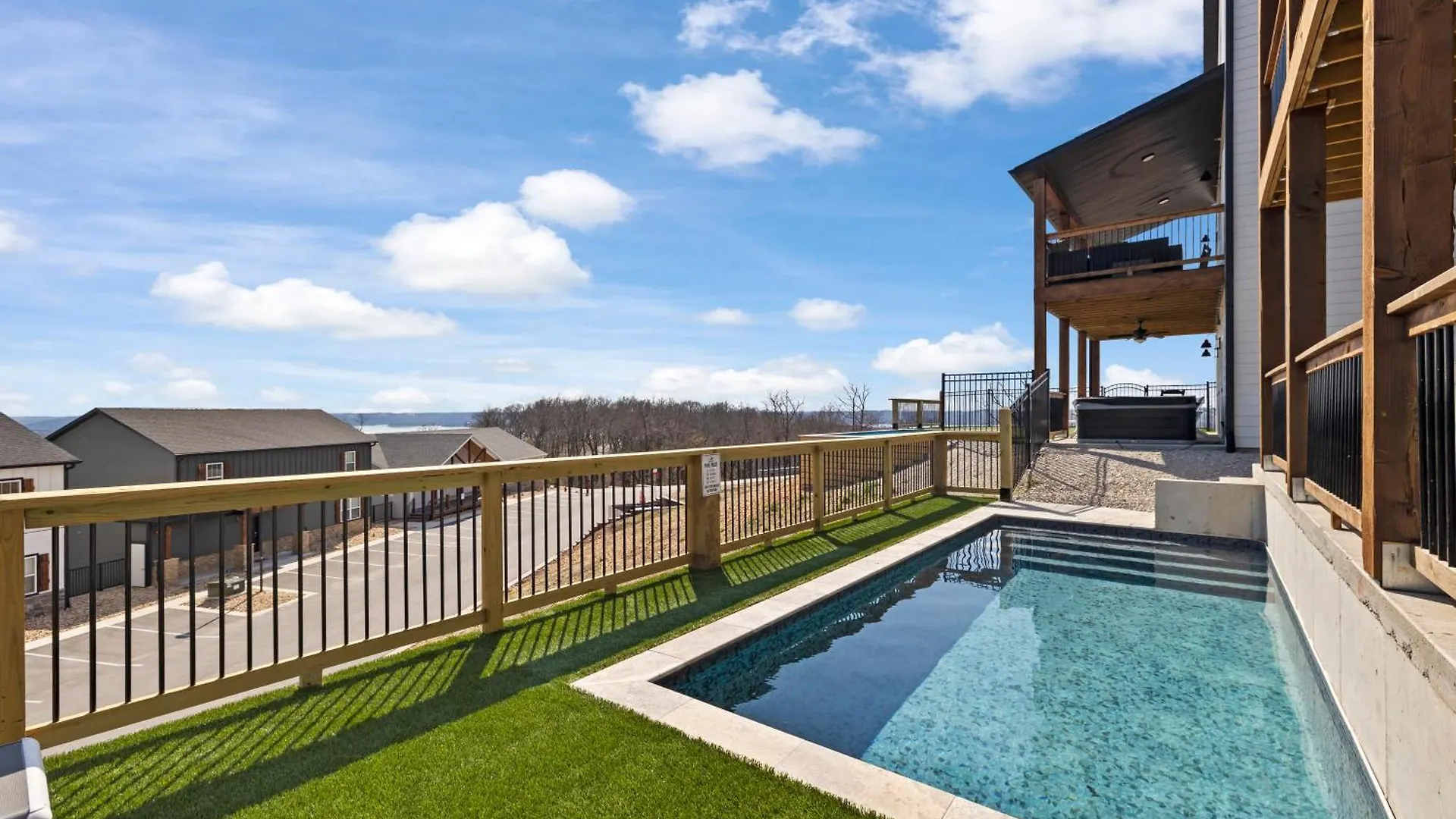Pvt Outdoor Pool-multiple Arcades-pvt Hot Tub-free Attraction Tickets-firepit-lake View Holiday home *
