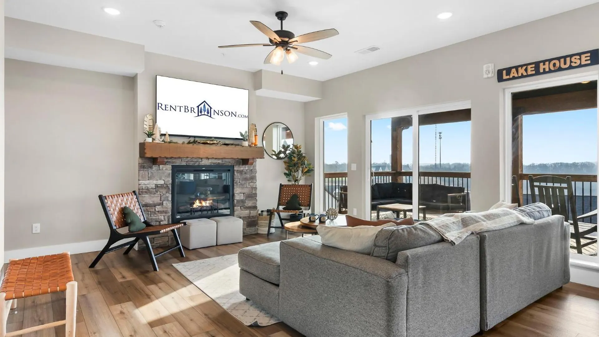 Pvt Outdoor Pool-multiple Arcades-pvt Hot Tub-free Attraction Tickets-firepit-lake View Holiday home Branson