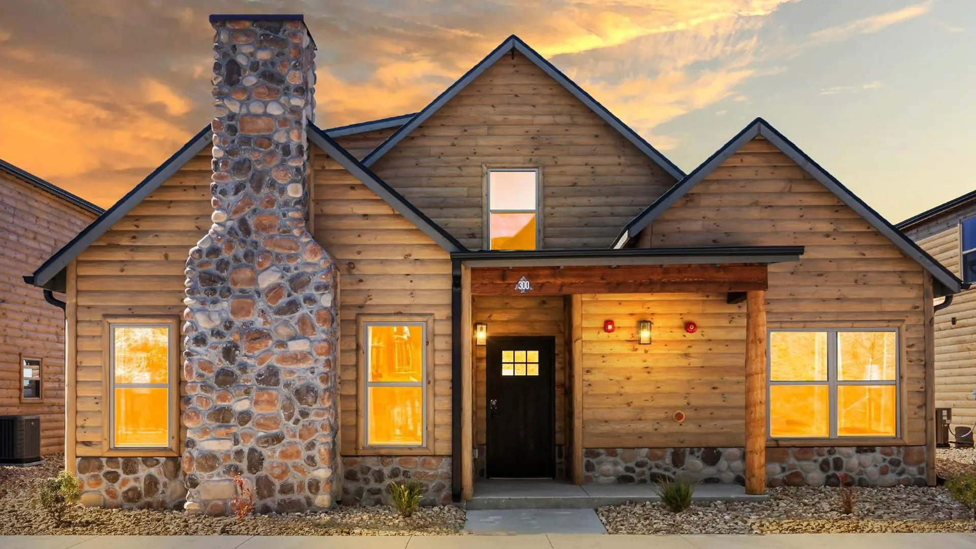 Holiday home New Log Cabin, Pvt Hot Tub, Free Daily Activities, Shuffleboard, Arcade