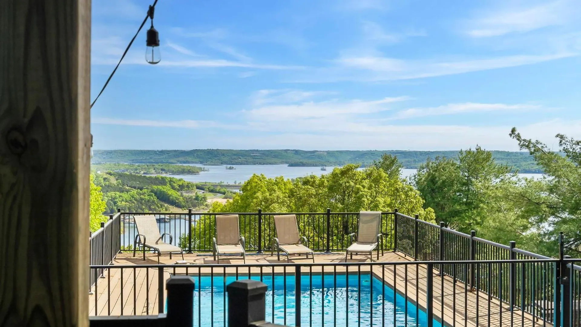 Tablerock Views, Private Outdoor Pool, Karaoke/games-2 Kitchens! Secluded On A Few Acres! * Branson