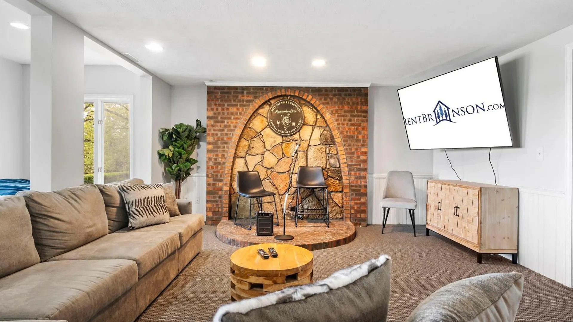 Holiday home Tablerock Views, Private Outdoor Pool, Karaoke/games-2 Kitchens! Secluded On A Few Acres! Branson