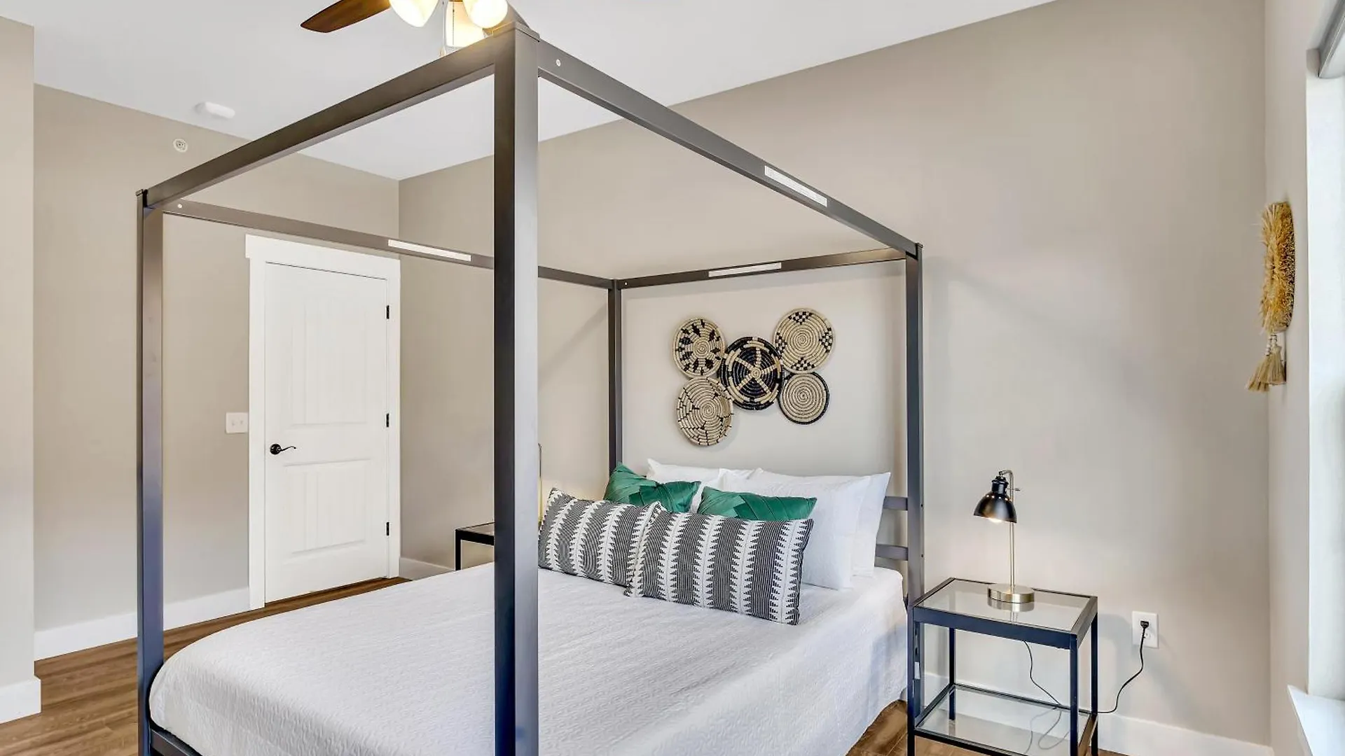 Modern Costal 3 Bedroom Holiday home Branson