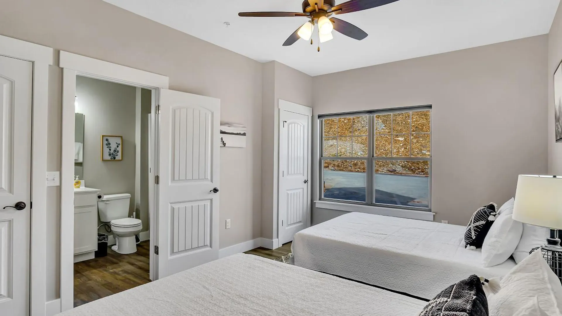 Modern Costal 3 Bedroom Holiday home *