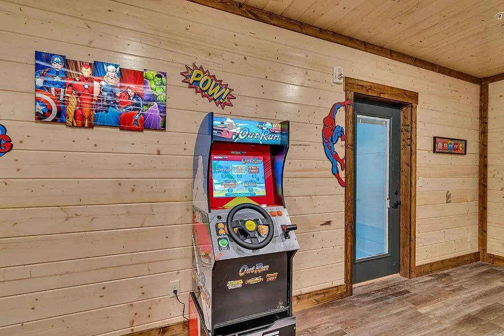 Holiday home Pvt Indoor Pool-basketball Court-theatre & Hot Tub-games-sleeps 46-table Rock View-free Tickets *
