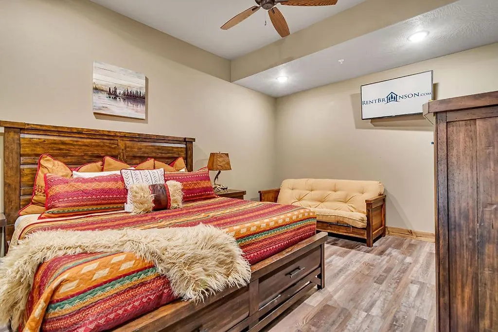 Pvt Indoor Pool-basketball Court-theatre & Hot Tub-games-sleeps 46-table Rock View-free Tickets * Branson