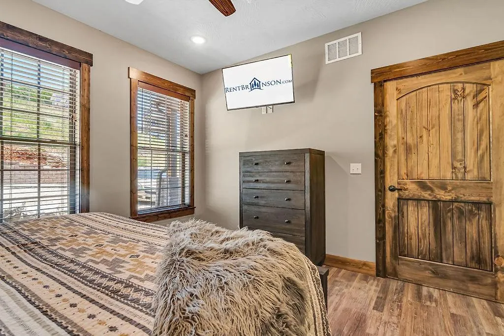 Pvt Indoor Pool-basketball Court-theatre & Hot Tub-games-sleeps 46-table Rock View-free Tickets * Branson
