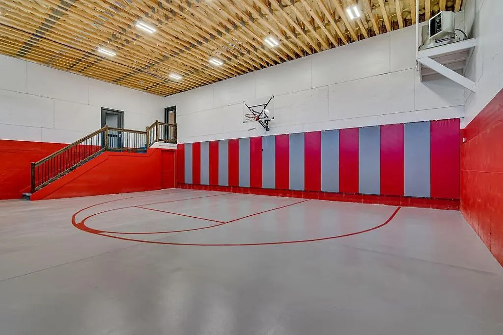 Pvt Indoor Pool-basketball Court-theatre & Hot Tub-games-sleeps 46-table Rock View-free Tickets