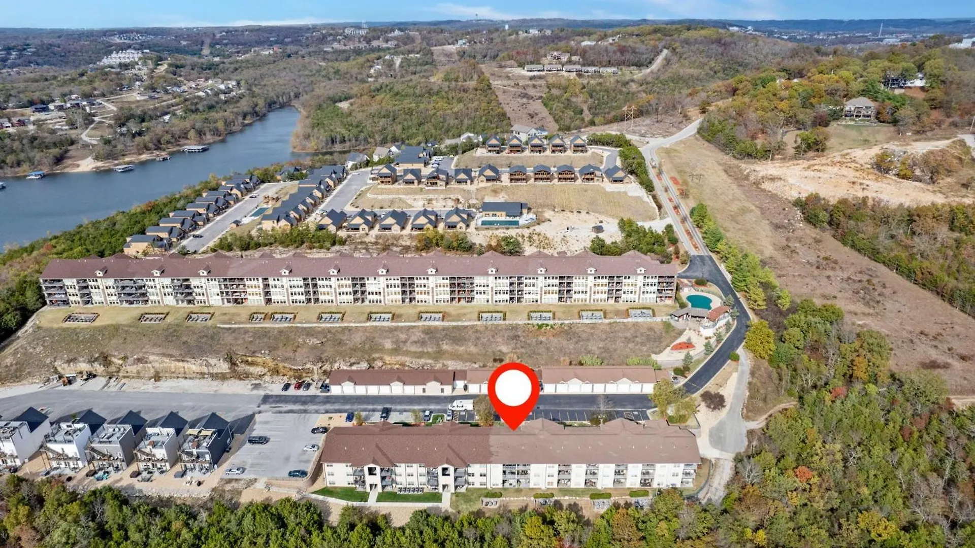 2 Bedroom 0condo W Deck & Wooded Views-free Attraction Tickets-close To State Park Marina Branson