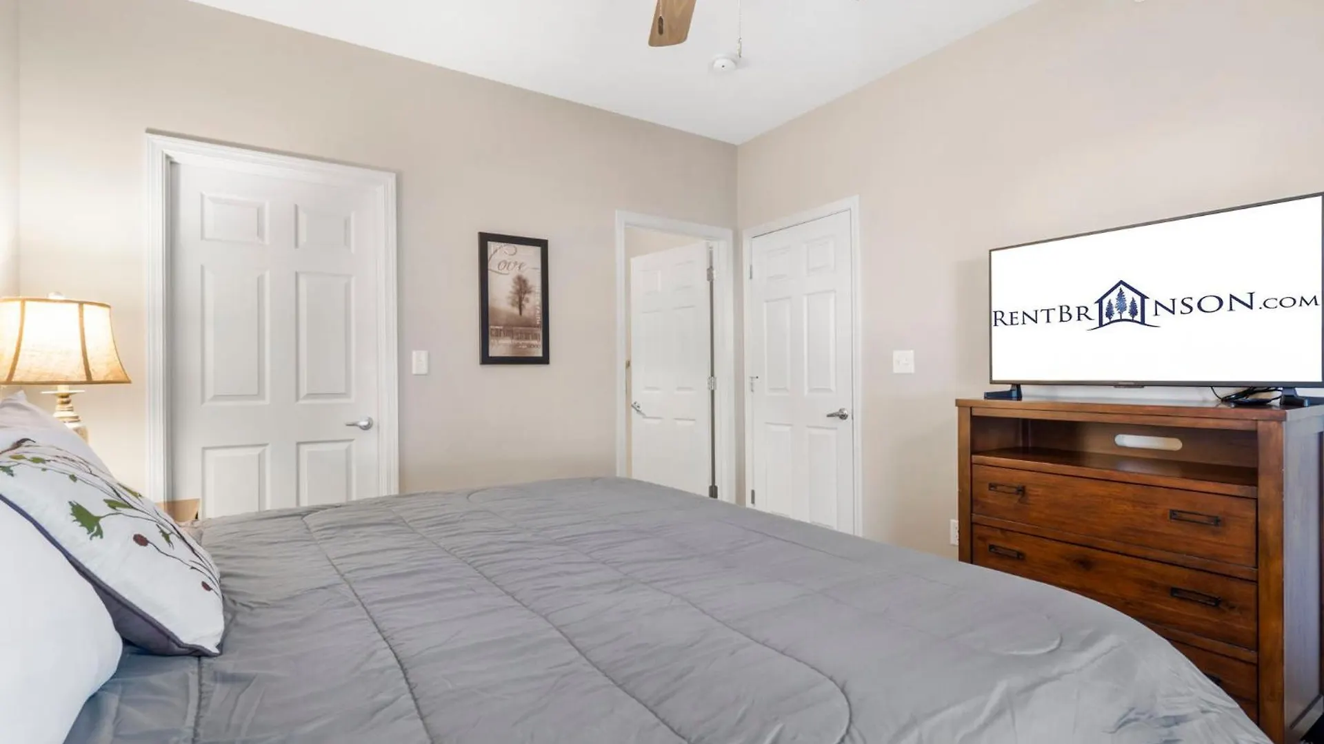 2 Bedroom 0condo W Deck & Wooded Views-free Attraction Tickets-close To State Park Marina Holiday home