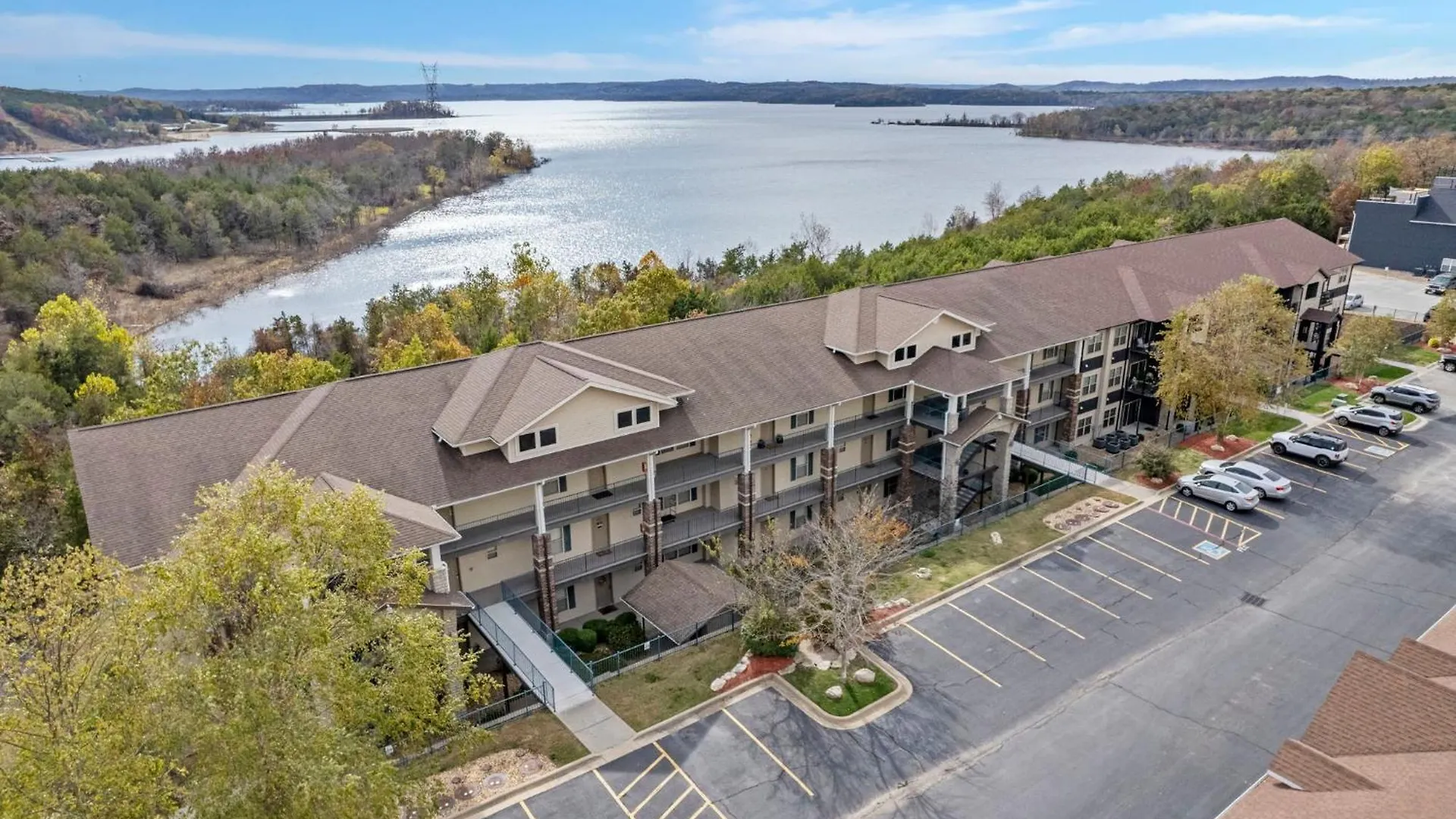 2 Bedroom 0condo W Deck & Wooded Views-free Attraction Tickets-close To State Park Marina * Branson