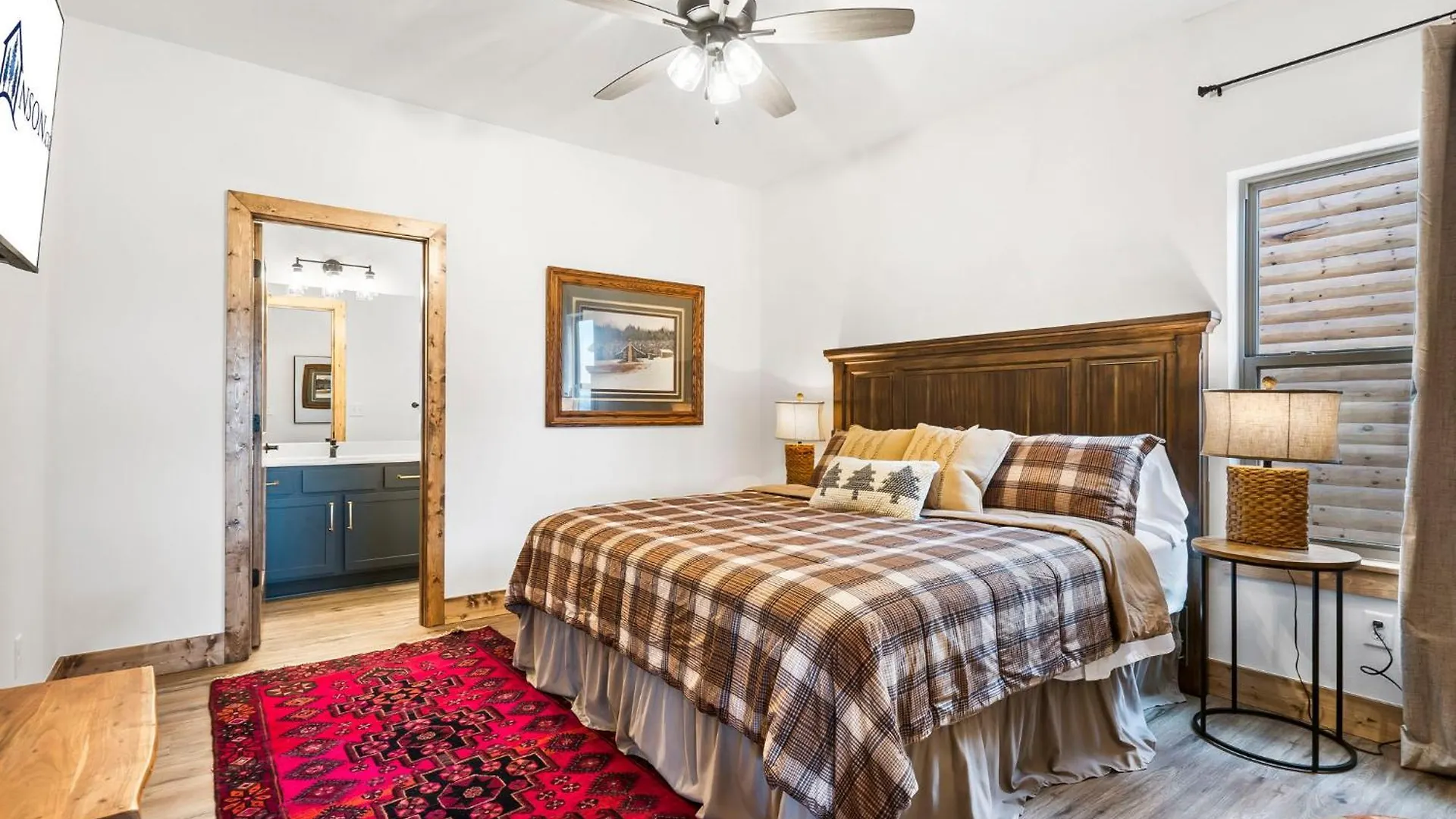 New Log With Ozark Sunset Views, $400 Daily Activities Included, Pickleball